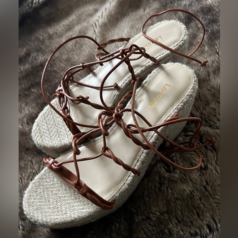 Larroude Coco Sandal in Caramel 7.5 - Picture 2 of 3